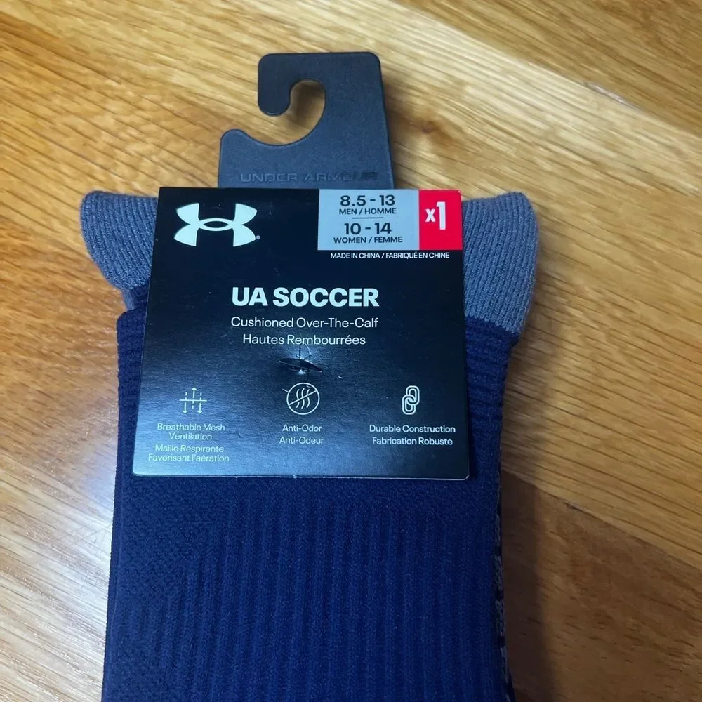 Under Armour Navy Athletic Soccer Socks Cushioned Over the Calf M8.5-13, W 10-14